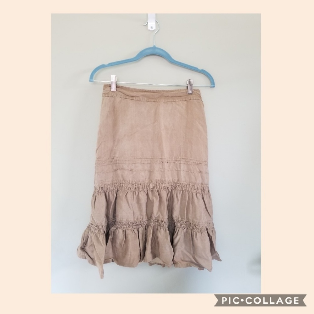 Banana Republic tan ruffle skirt size 0
